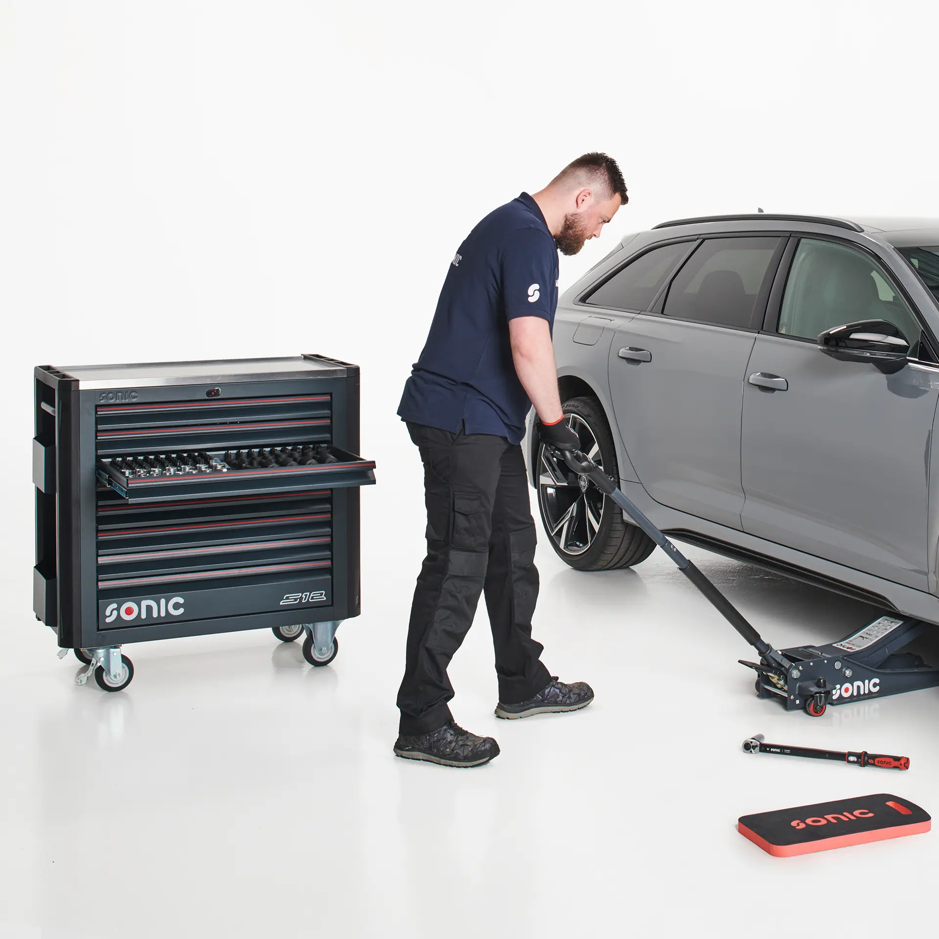 Servante S12 NEXT contenant 575 outils 757578